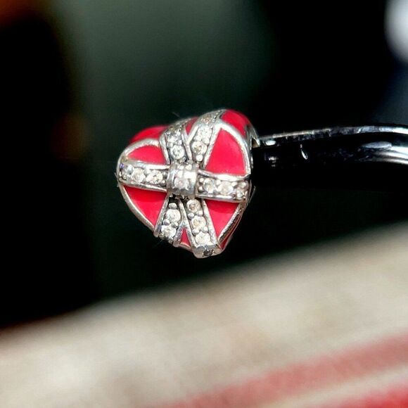 Pandora Pink Enamel Wrapped Cz Heart Charm - Picture 2 of 3
